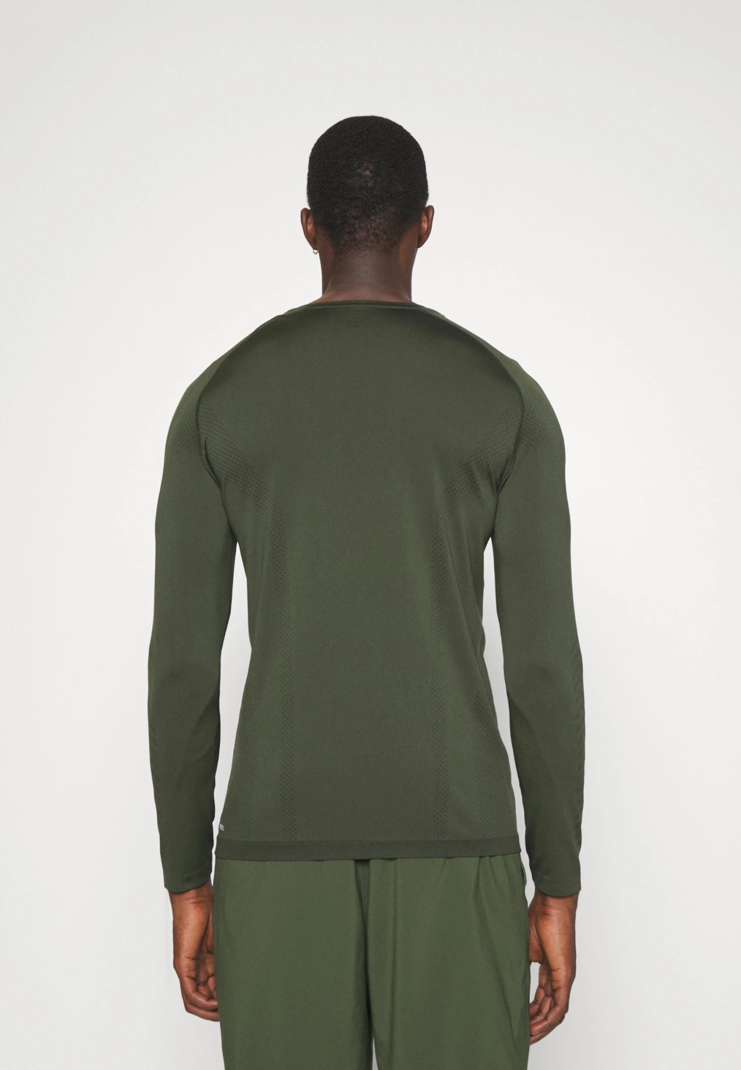 Puma Train Formknit Seamless Tee - Long Sleeved Top - Myrtle 6 Puma Train Formknit Seamless Tee - Long Sleeved Top - Myrtle - Image 4