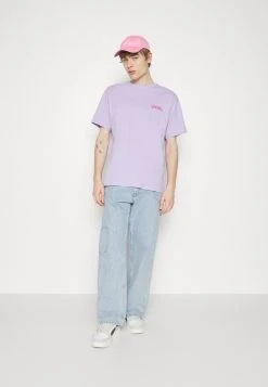 Puma Graphic Tee - Print T-Shirt - Vivid Violet -Fashion clothing 122a5fdcacd248b09cea1003005fba6b