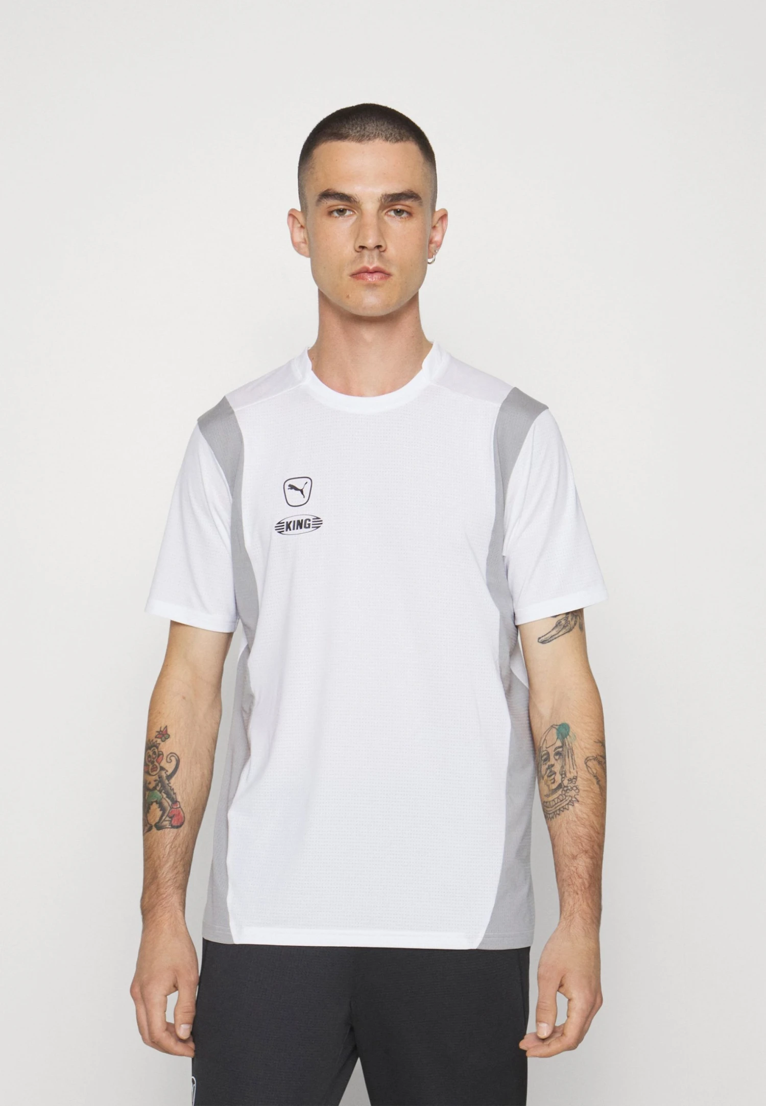 Puma King Pro - Sports T-Shirt - White/Concrete Gray 3 Puma King Pro - Sports T-Shirt - White/Concrete Gray