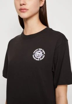 Puma Downtown Relaxed Graphic Tee - Print T-Shirt - Black -Fashion clothing 1b49d170621048fd8951865013b6747e