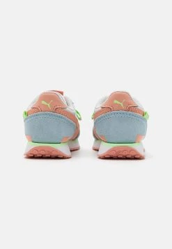 Puma Future Rider Play On Unisex - Trainers - Feather Gray/Poppy Pink -Fashion clothing 1bb310ff959a41c3ab576de937974004