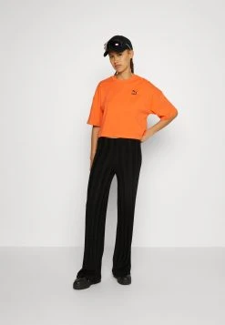 Puma Classics- Basic T-Shirt - Hot Heat -Fashion clothing 1f5bdb2795c84e29b3ab14d6e53f5e52