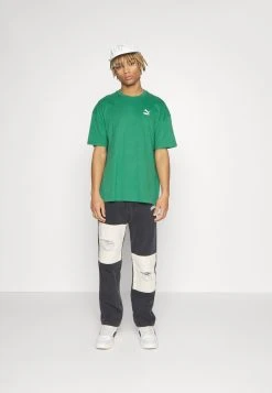 Puma Classics Tee - Basic T-Shirt - Vine -Fashion clothing 23d122aeeb624aa6aac8222dd617a3f3