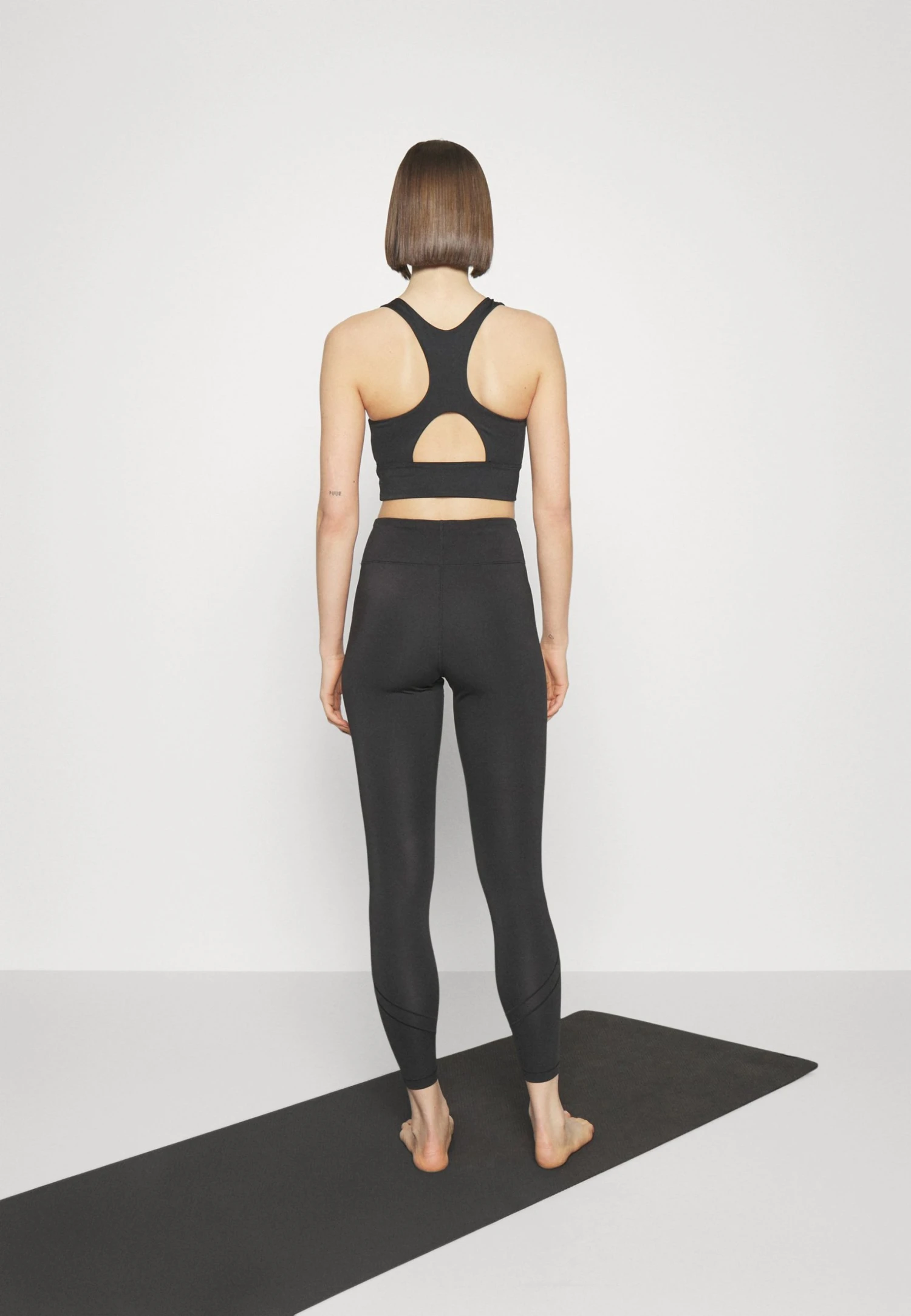 Puma Studio Ultrabare Trend - Leggings - Black 5 Puma Studio Ultrabare Trend - Leggings - Black - Image 3