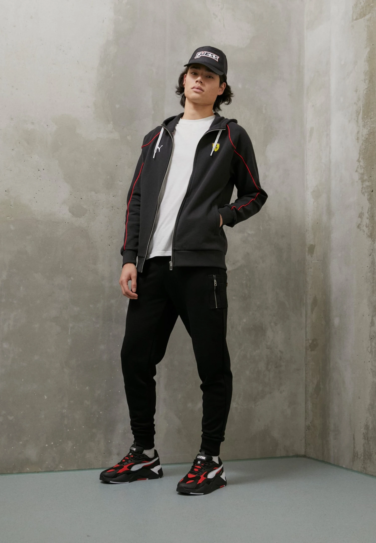 Puma Ferrari Race Hooded Jacket - Zip-Up Sweatshirt - Black 8 Puma Ferrari Race Hooded Jacket - Zip-Up Sweatshirt - Black - Image 6