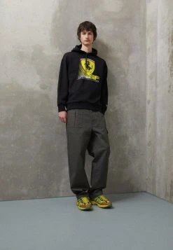 Puma Ferrari Race Big Shield Hoodie - Hoodie - Black 13 Puma Ferrari Race Big Shield Hoodie - Hoodie - Black -Fashion clothing 4e3b92cfbc3a46dd8e928bc76684ede2