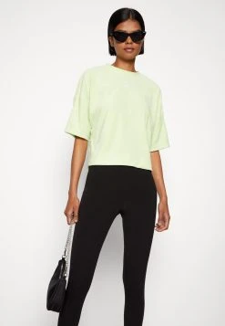 Puma Classics Oversized - Basic T-Shirt - Butterfly -Fashion clothing 50f092ec3bfe433589f771cc4449cca9