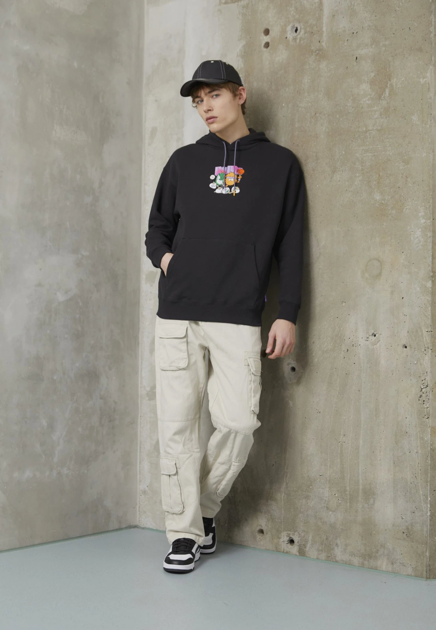 Puma Graphic Hoodie - Sweatshirt - Black 4 Puma Graphic Hoodie - Sweatshirt - Black - Image 2