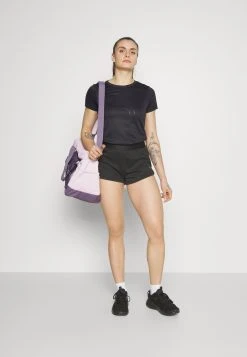 Fashion clothing -Fashion clothing 55df771f9610444c8ec2c4c5e87b3116