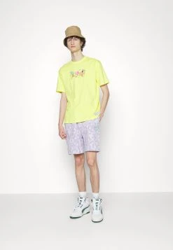 Puma Spongebob Pintuck - Shorts - Vivid Violet 13 Puma Spongebob Pintuck - Shorts - Vivid Violet -Fashion clothing 58de5377ab55476e89ee33494f98604b