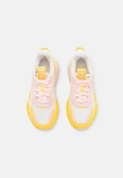 Puma Beach Days- Trainers - Warm White/Frosty Pink -Fashion clothing 5df2cefafca649d4a686978d53a13a52