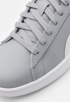 Puma Smash Unisex - Trainers - Quarry/White/Team Gold -Fashion clothing 5e99343d5bfb454b8cf83b555cef69a5