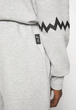 Puma Hoops Team Sweat Pant - Tracksuit Bottoms - Light Gray Heather -Fashion clothing 65e9fab5f56d45ab9662dd7df60d8257