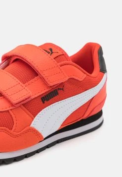 Puma St Runner Unisex - Trainers - Red -Fashion clothing 86d99dbb0ec747ff89b43418ca099102