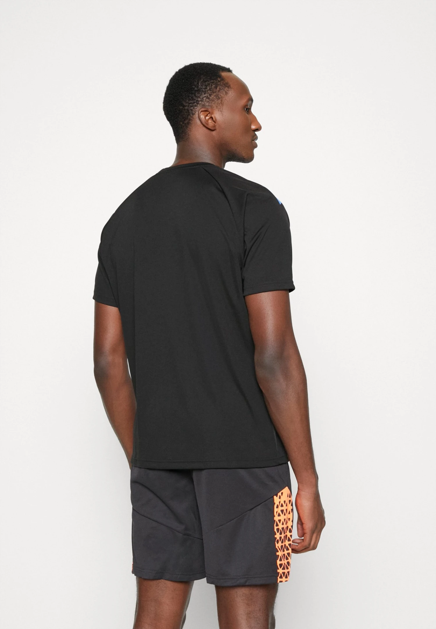 Puma Teamliga Graphic - Sports T-Shirt - Black-Ultra Orange 5 Puma Teamliga Graphic - Sports T-Shirt - Black-Ultra Orange - Image 3