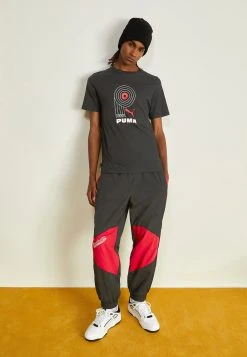 Puma Graphics Production Tee - Print T-Shirt - Black -Fashion clothing 93d042a372424cbbbee36f309136b597