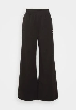 Puma Classics Relaxed Tr - Tracksuit Bottoms - Black -Fashion clothing 94a5c90832ee44a8b041c3ba510bce19