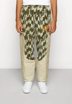 Puma Market Relaxed Pants Unisex - Tracksuit Bottoms - Putty