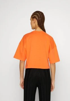 Puma Classics- Basic T-Shirt - Hot Heat -Fashion clothing 99a997cde0c343c78172442889a201f5