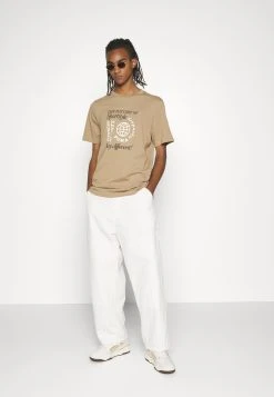 Puma Graphics Legacy Archive Tee - Print T-Shirt - Toasted -Fashion clothing 9daf60a13a1e4656b74a221e8398e7a8