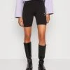 Dare To Feelin Xtra - Shorts - Puma Black -Fashion clothing 9e06abd951614b91951ec3bf1e73c017