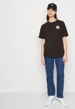 Puma Downtown Relaxed Graphic Tee - Print T-Shirt - Black -Fashion clothing 9f32e629e0c64e58a9be0a40d971274d