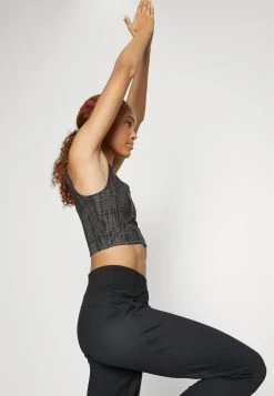 Puma Studio Crop - Top - Black -Fashion clothing a35404ac7bf54ab29b93da8b80f2e9f9