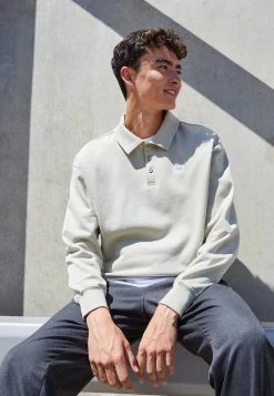 Puma Classics Crew - Sweatshirt - Pebble Gray -Fashion clothing b2bb9a47d1214131af06a55e69319af6