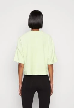 Puma Classics Oversized - Basic T-Shirt - Butterfly -Fashion clothing bb9b6a5a62454ff3b3dd56009fc181e6