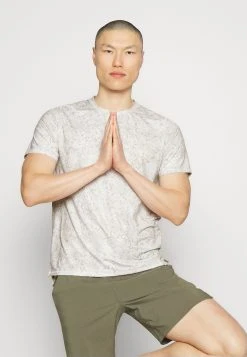 Studio Yogini Lite - Print T-Shirt - Puma White -Fashion clothing c5b538458a15417f9045892006e1ec0b