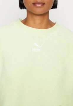 Puma Classics Oversized - Basic T-Shirt - Butterfly -Fashion clothing d67df63f0f964d73a3ca52c3638d9edd