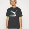 Puma Classics Archive Remaster Tee - Print T-Shirt - Black -Fashion clothing de7d554bc66847e5924693b4331a1471
