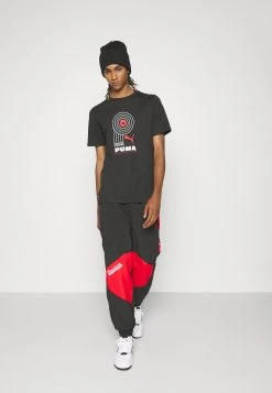 Puma Graphics Production Tee - Print T-Shirt - Black -Fashion clothing e27e4a75c6f743a49ef13a9960a53fc7