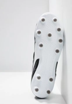 Puma King Top Fg - Moulded Stud Football Boots - Black/White -Fashion clothing e2c4947ed93b4ed198dec37130ec1f4f