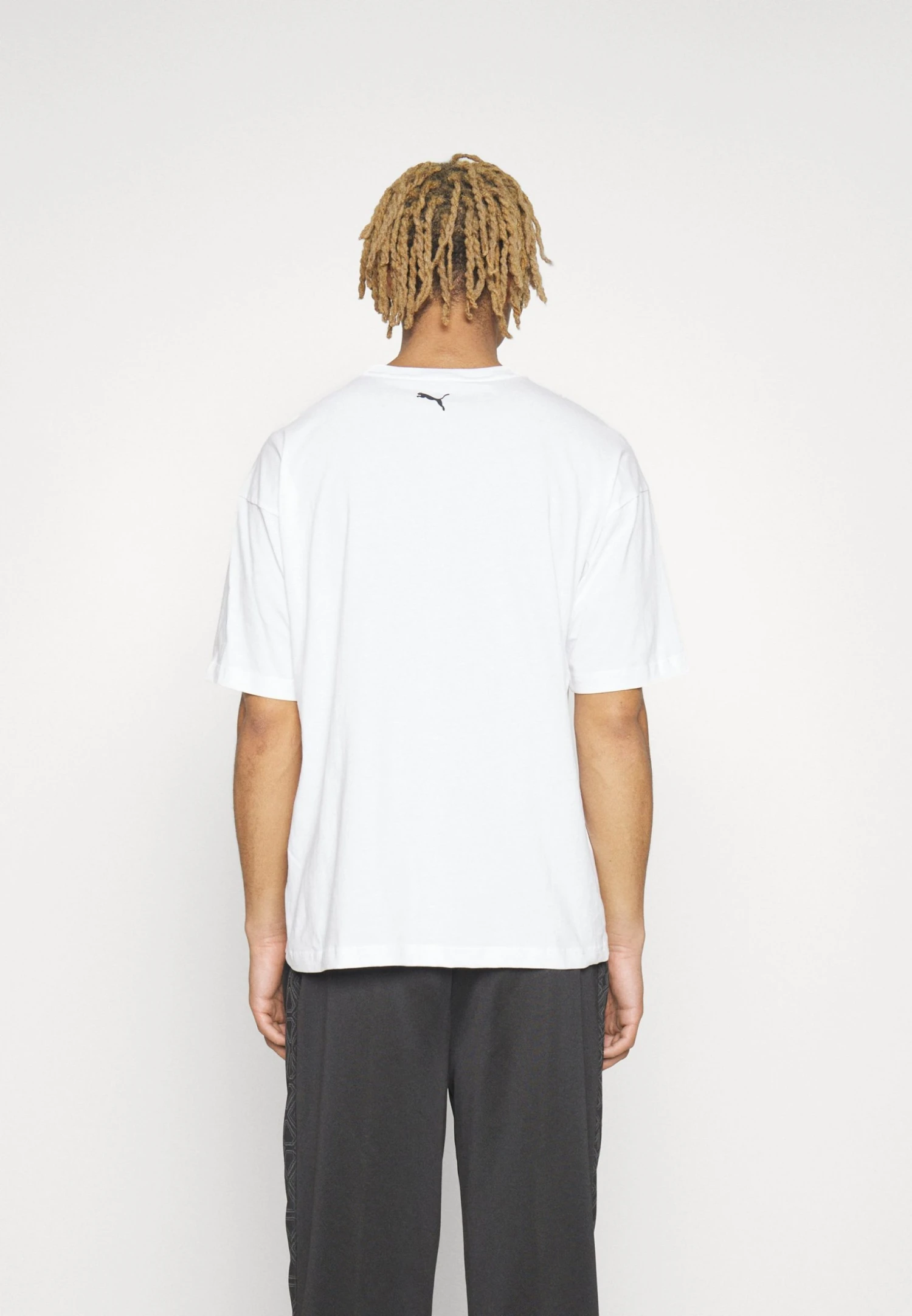 Puma Bmw Statement Car Graphic - Print T-Shirt - White 6 Puma Bmw Statement Car Graphic - Print T-Shirt - White - Image 4