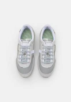 Puma Future Rider Displaced Unisex - Trainers -Fashion clothing ef1f8b8a91f046efa9b7979c8406126a