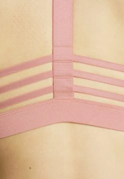 Puma Low Impact Strappy Bra - Light Support Sports Bra - Rosette -Fashion clothing efbcadddc8f9444e8578c3fed29c6373