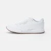 Runner V3 Unisex - Trainers - Puma White/Puma White/Gum -Fashion clothing f3fb6358b6f340458bb36e5376c8080b