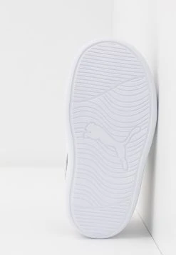 Puma Courtflex- Trainers - Peacoat/High Risk Red -Fashion clothing f4f28ebacea44a368aaf3e56b732c979