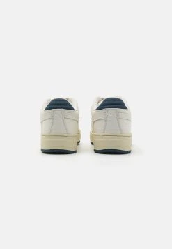 Puma Ca Pro Sport Unisex - Trainers -Fashion clothing f59af52f3efc4a959c3e8c39bdc10e23